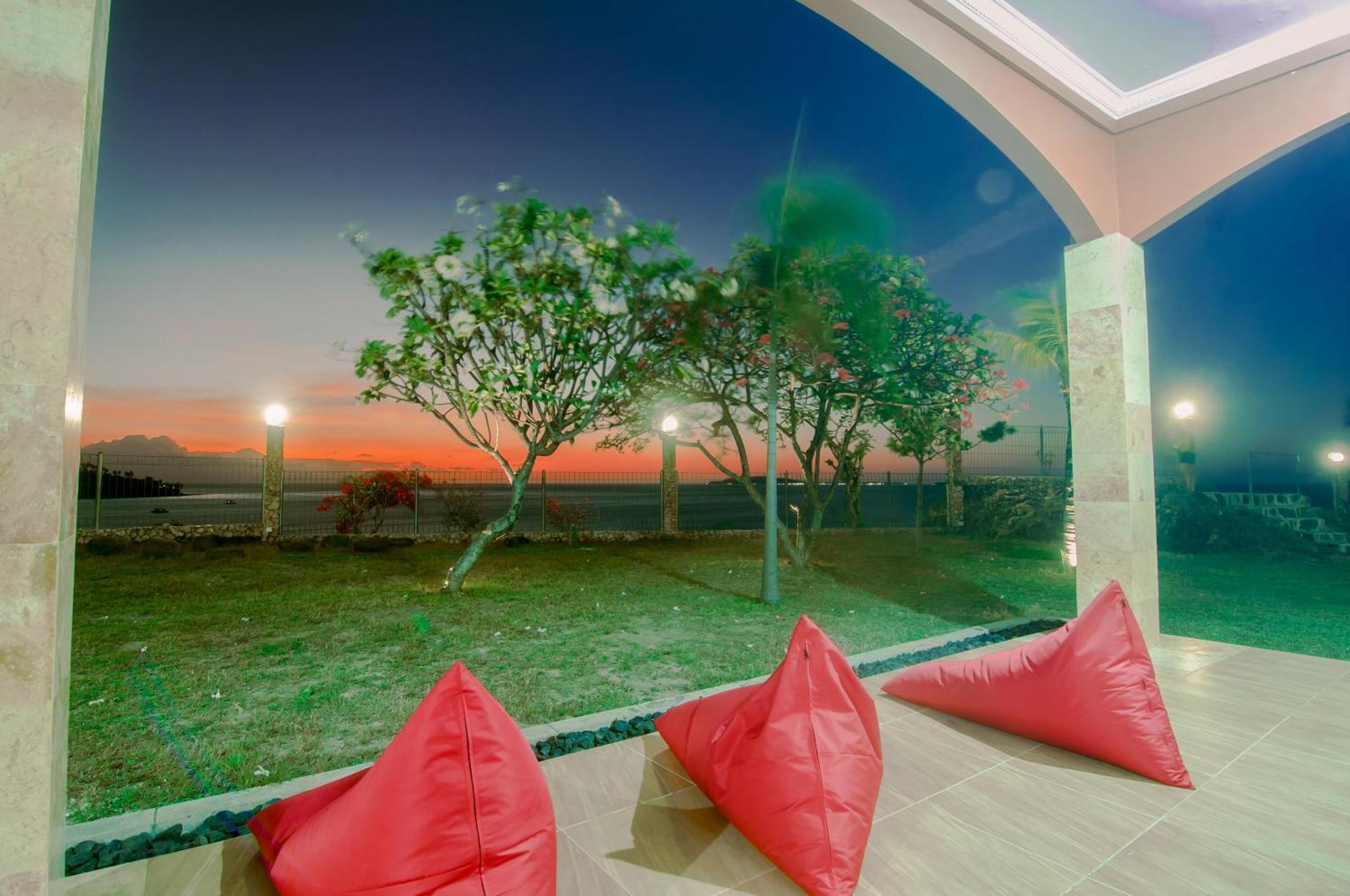 Villa Gili View By Maza Teluknarat Exterior foto